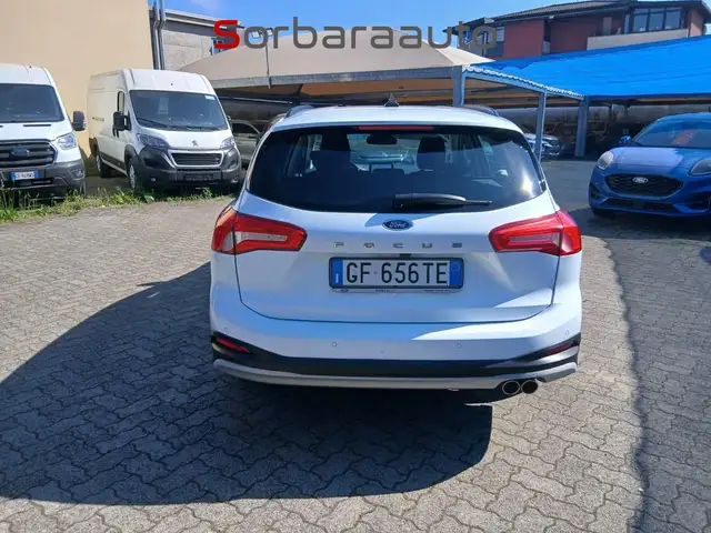 Ford Focus view 5