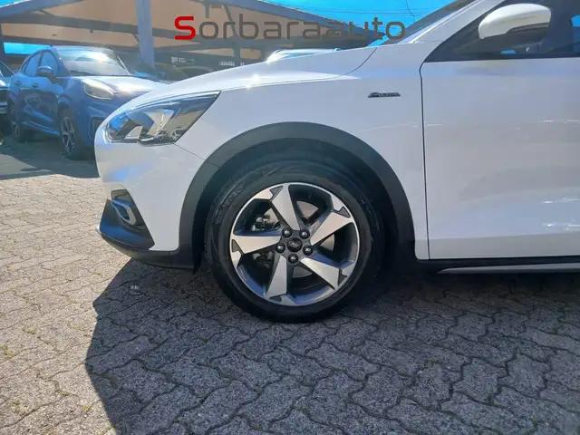 Ford Focus view 9