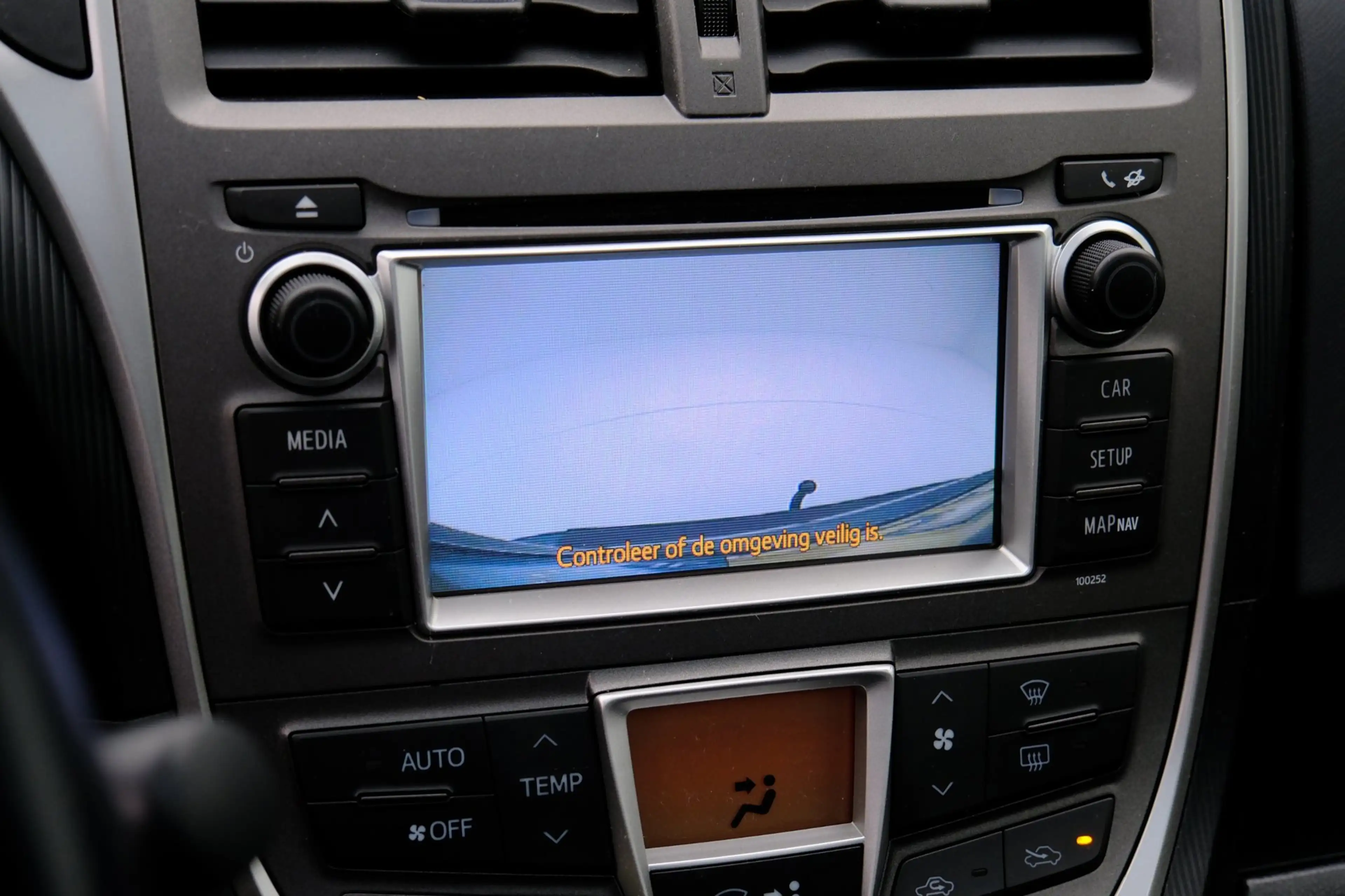 Toyota Verso-S 1.3 VVT-i Aspiration Pano|Navi|Clima|Cam|LMV — photo 15