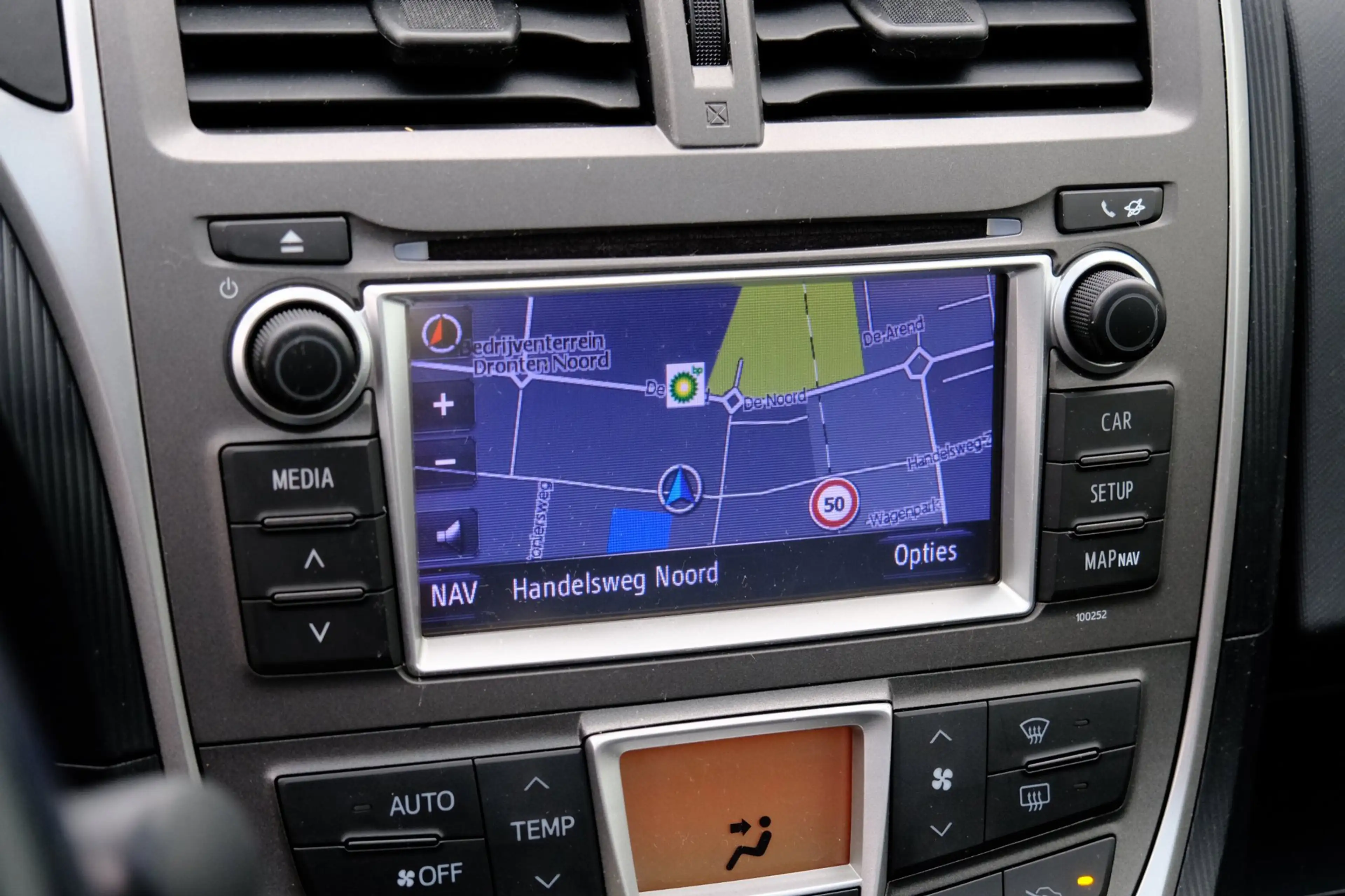 Toyota Verso-S 1.3 VVT-i Aspiration Pano|Navi|Clima|Cam|LMV — photo 17