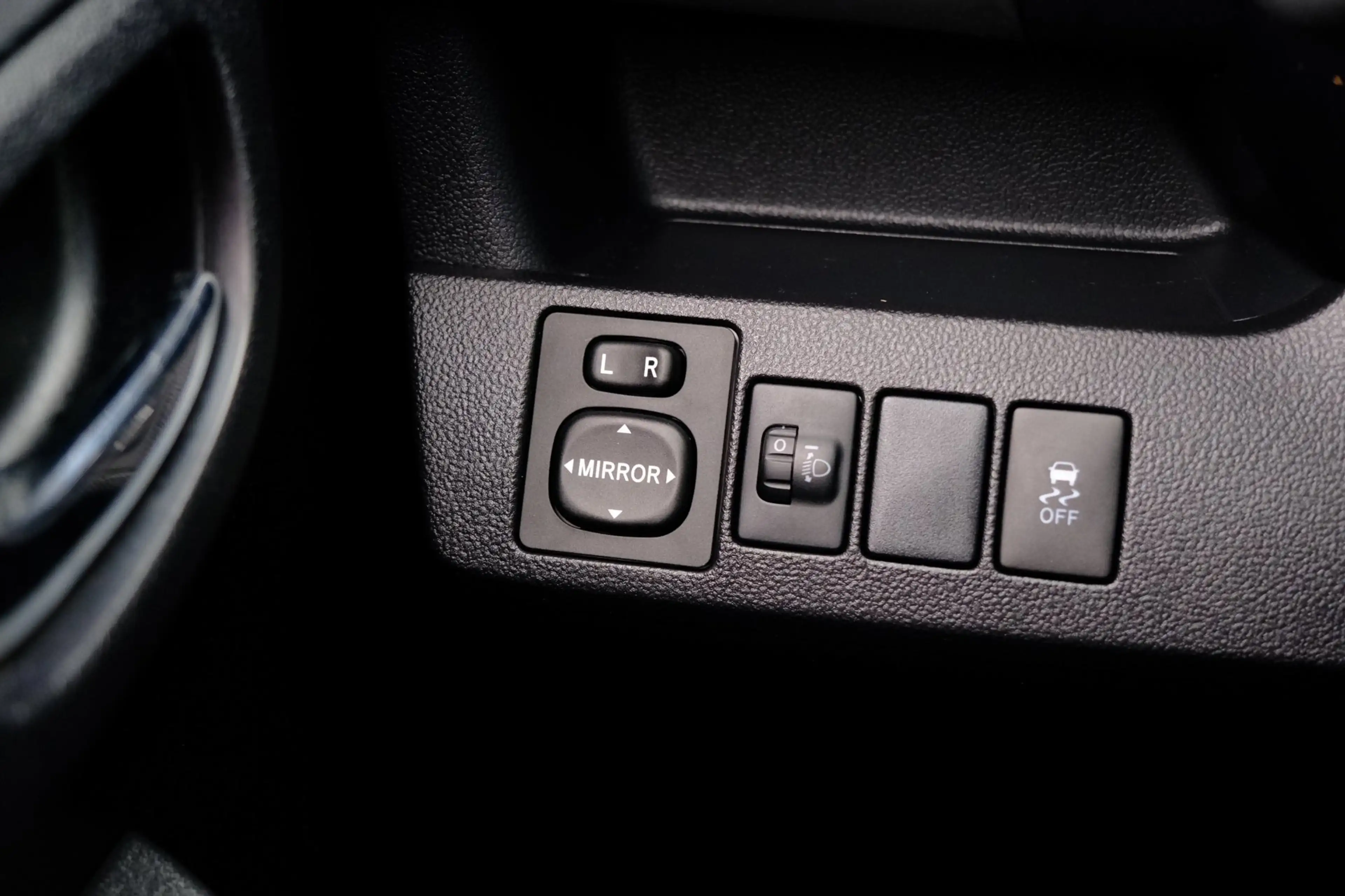 Toyota Verso-S 1.3 VVT-i Aspiration Pano|Navi|Clima|Cam|LMV — photo 14