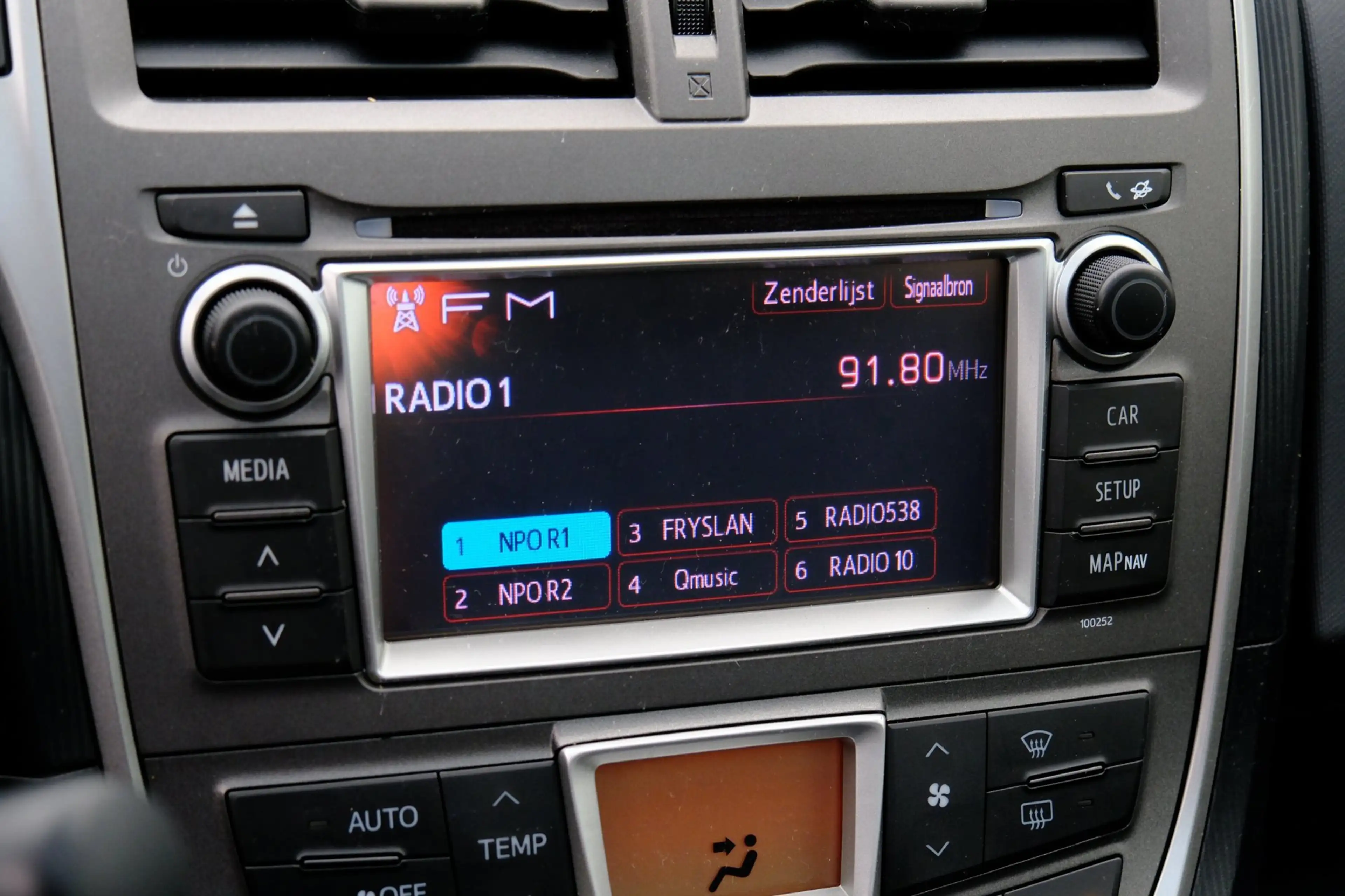 Toyota Verso-S 1.3 VVT-i Aspiration Pano|Navi|Clima|Cam|LMV — photo 16