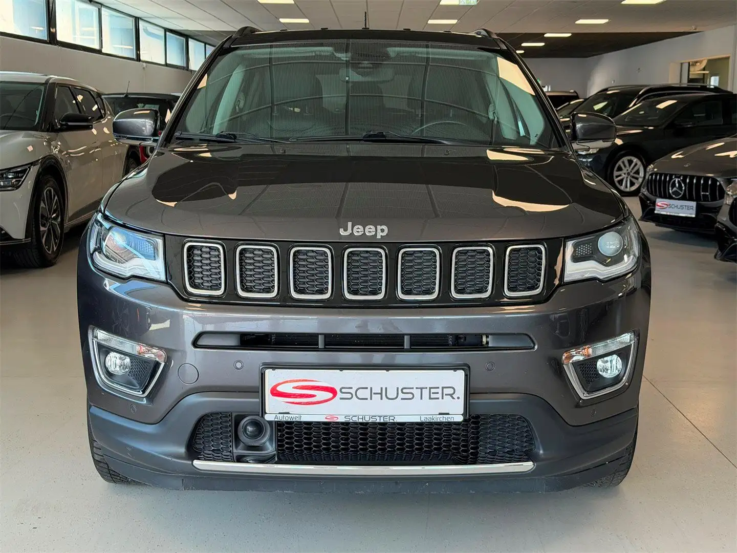 Jeep Compass Limited 170PS 4x4 AT Grau - 2