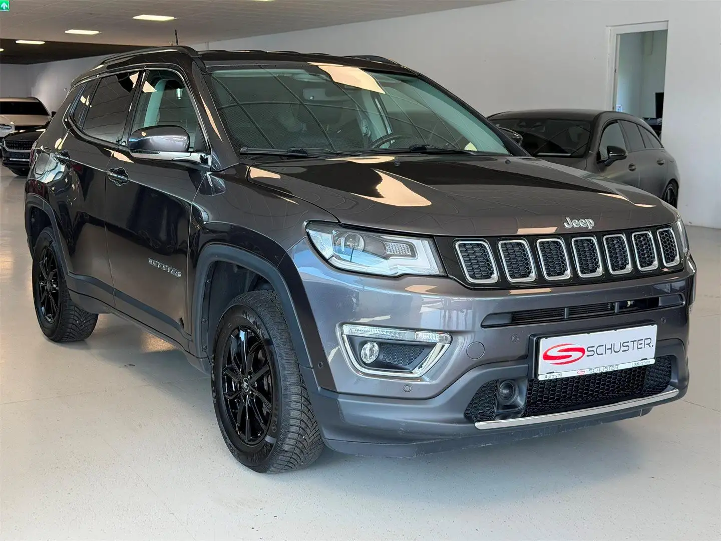 Jeep Compass Limited 170PS 4x4 AT Grau - 1