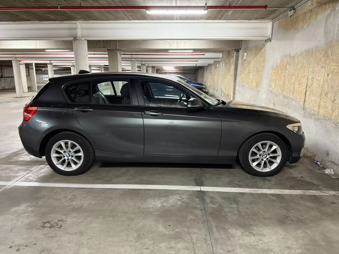 BMW 116 d Bleu - 1