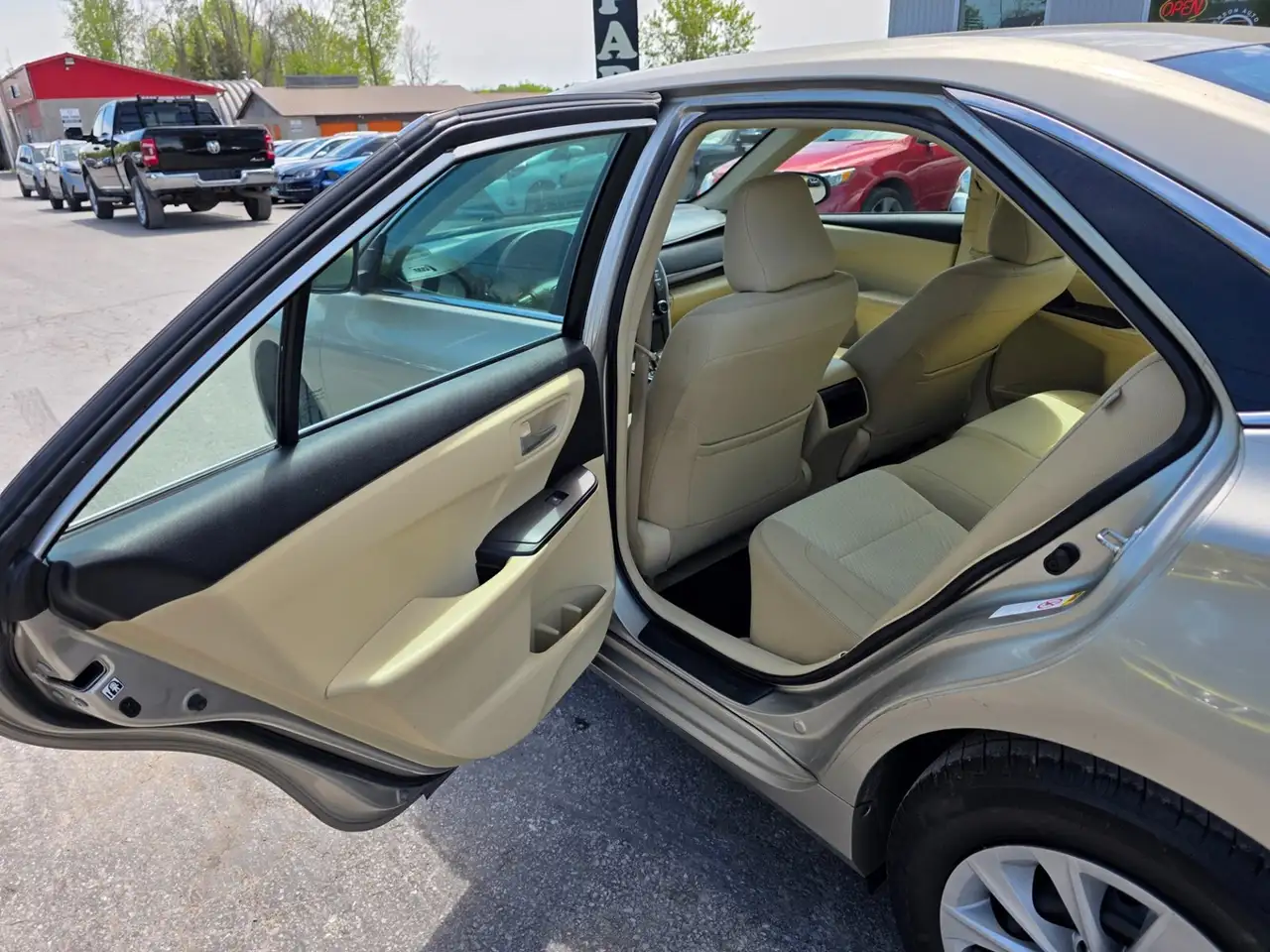 Toyota Camry снимка Toyota Camry