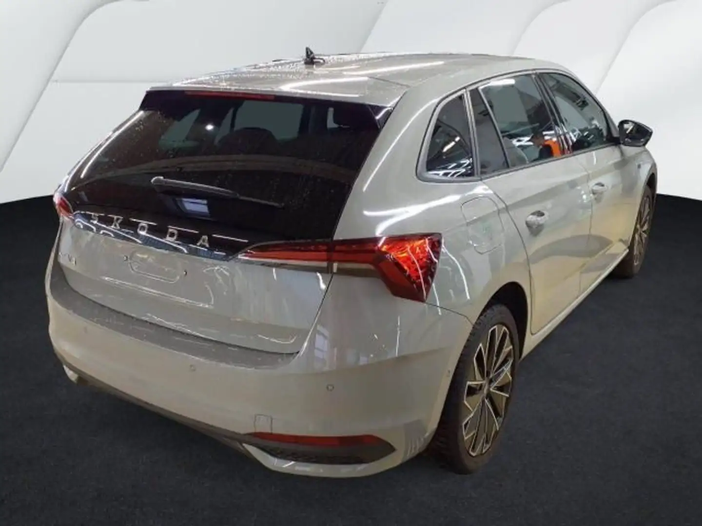 Skoda Scala 1.0 TSI DSG TOUR MATRIX+NAVI+AHK+ACC+SHZ Grau - 2