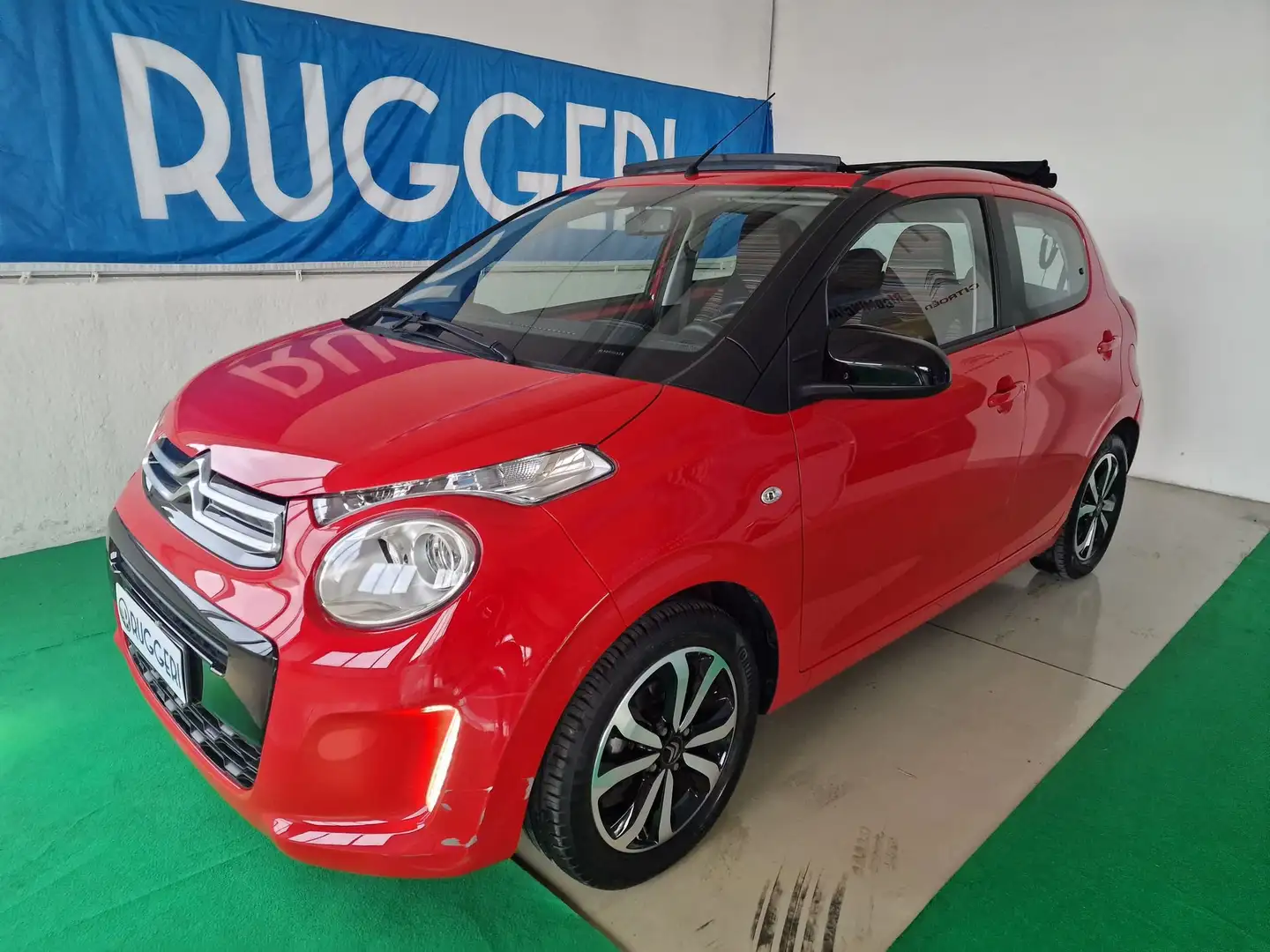 Citroen C1 C1 Airscape 1.0 VTi 68 S&S 5p. Shine Rood - 1