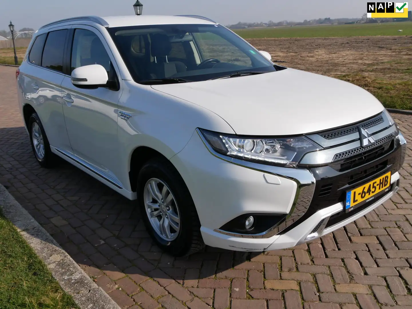 Mitsubishi Outlander 2.4 PHEV Pure ** 12499 NETTO ** Blanc - 1