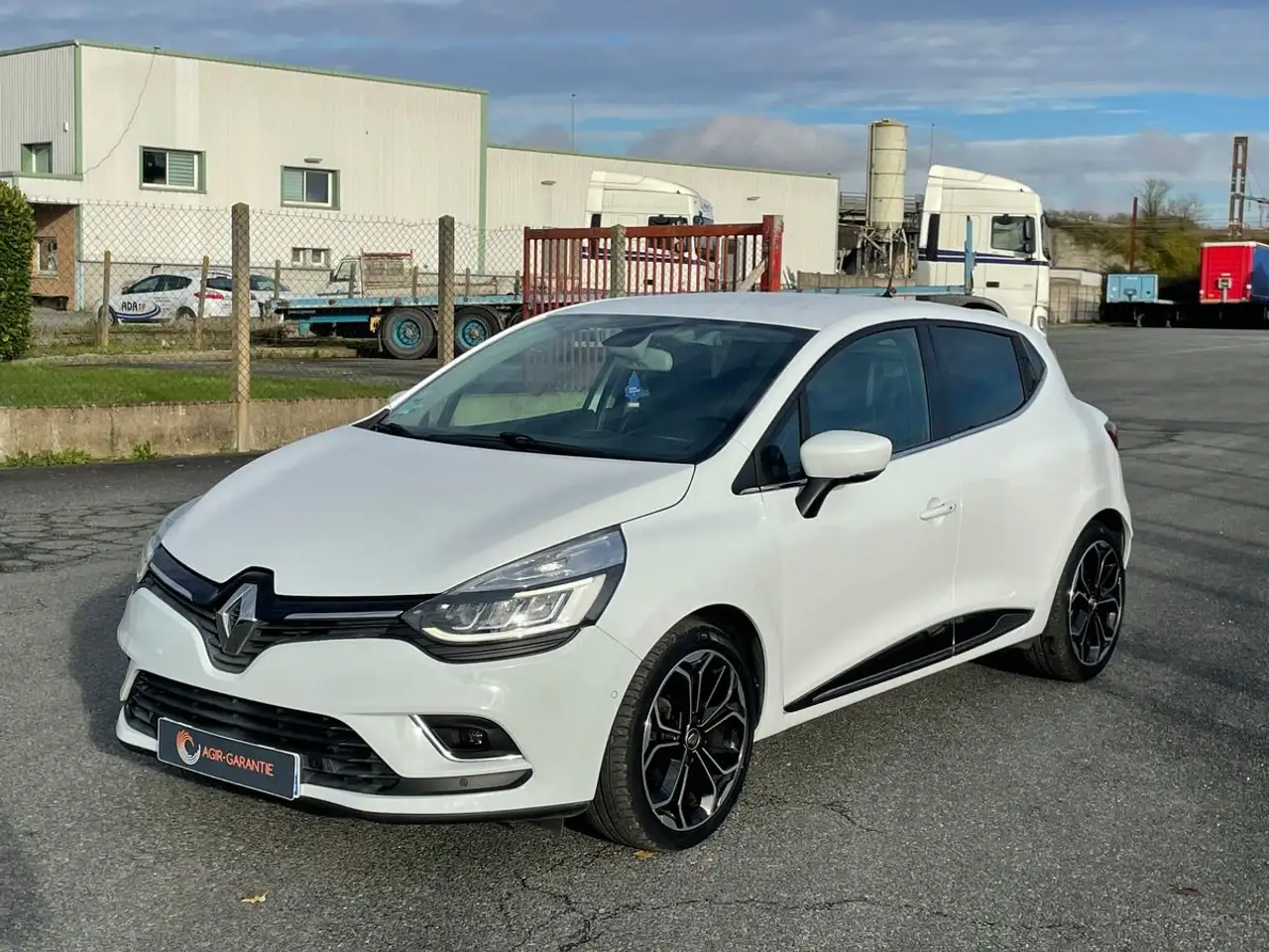 Renault Clio tce 90 cv intens garantie 12 mois