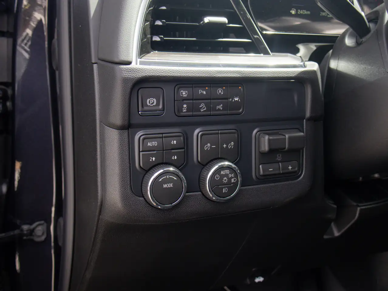 Chevrolet Tahoe снимка Chevrolet Tahoe