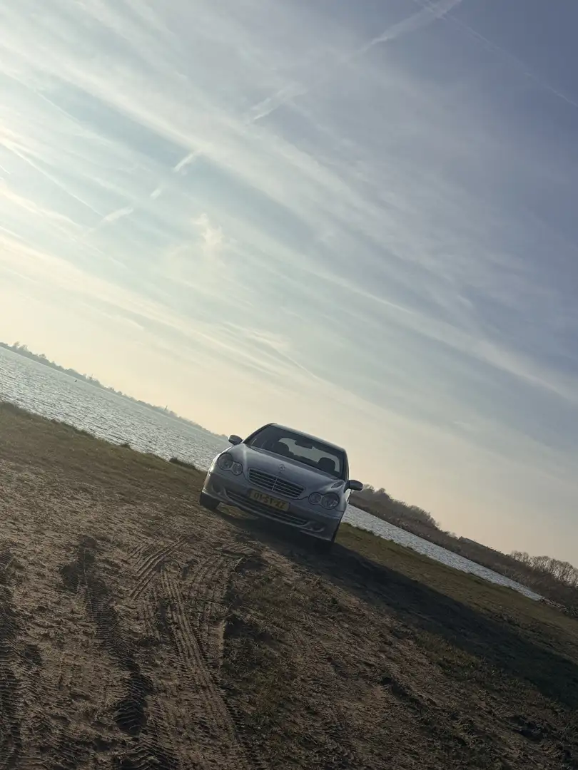 Mercedes-Benz C 200 Elegance Gris - 2