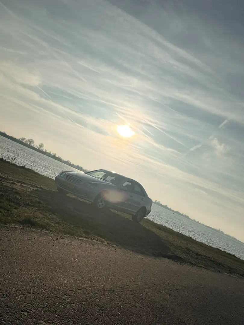 Mercedes-Benz C 200 Elegance Gris - 1