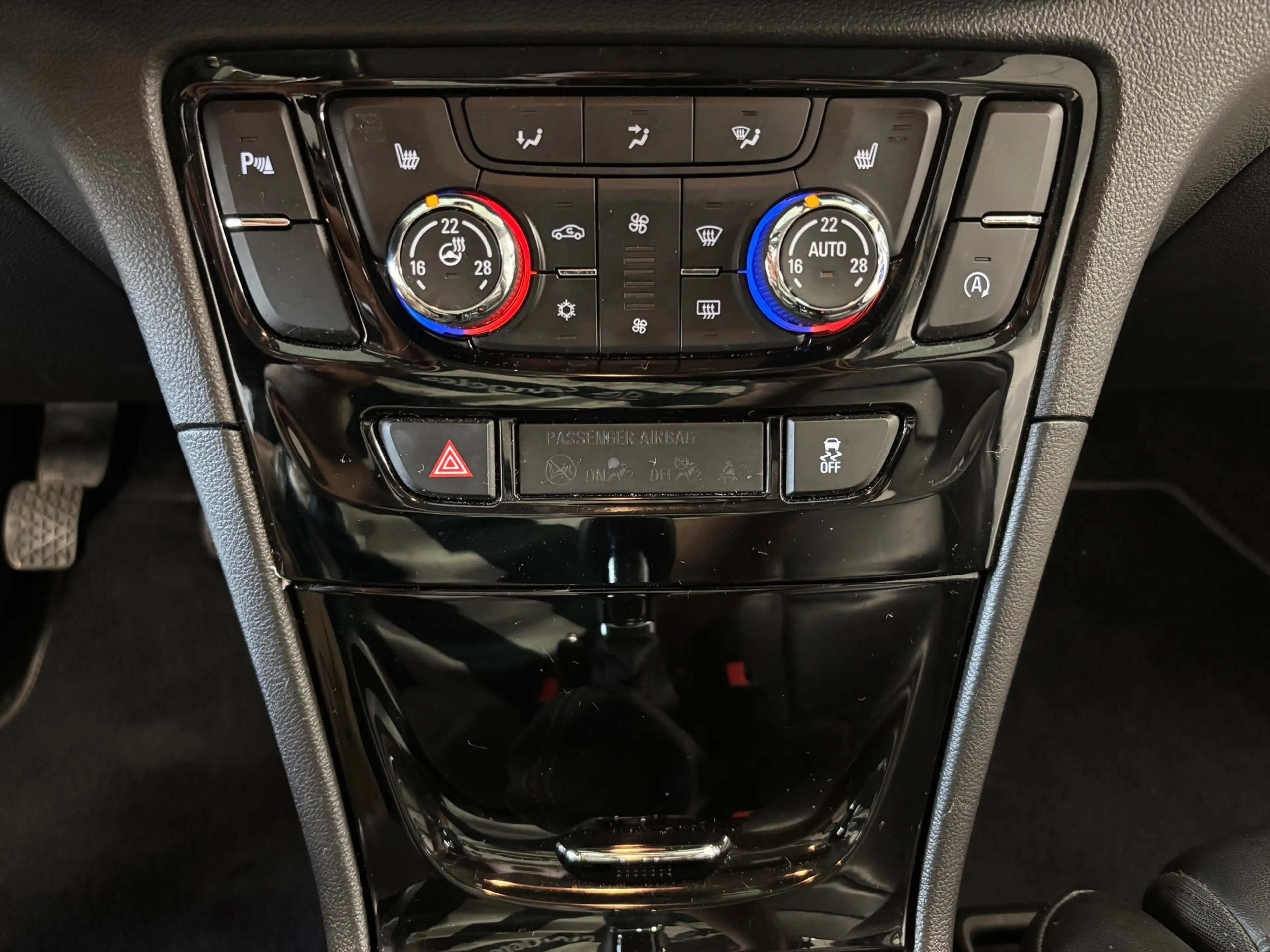 Opel Mokka X 1.4 Turbo Innovation — photo 14