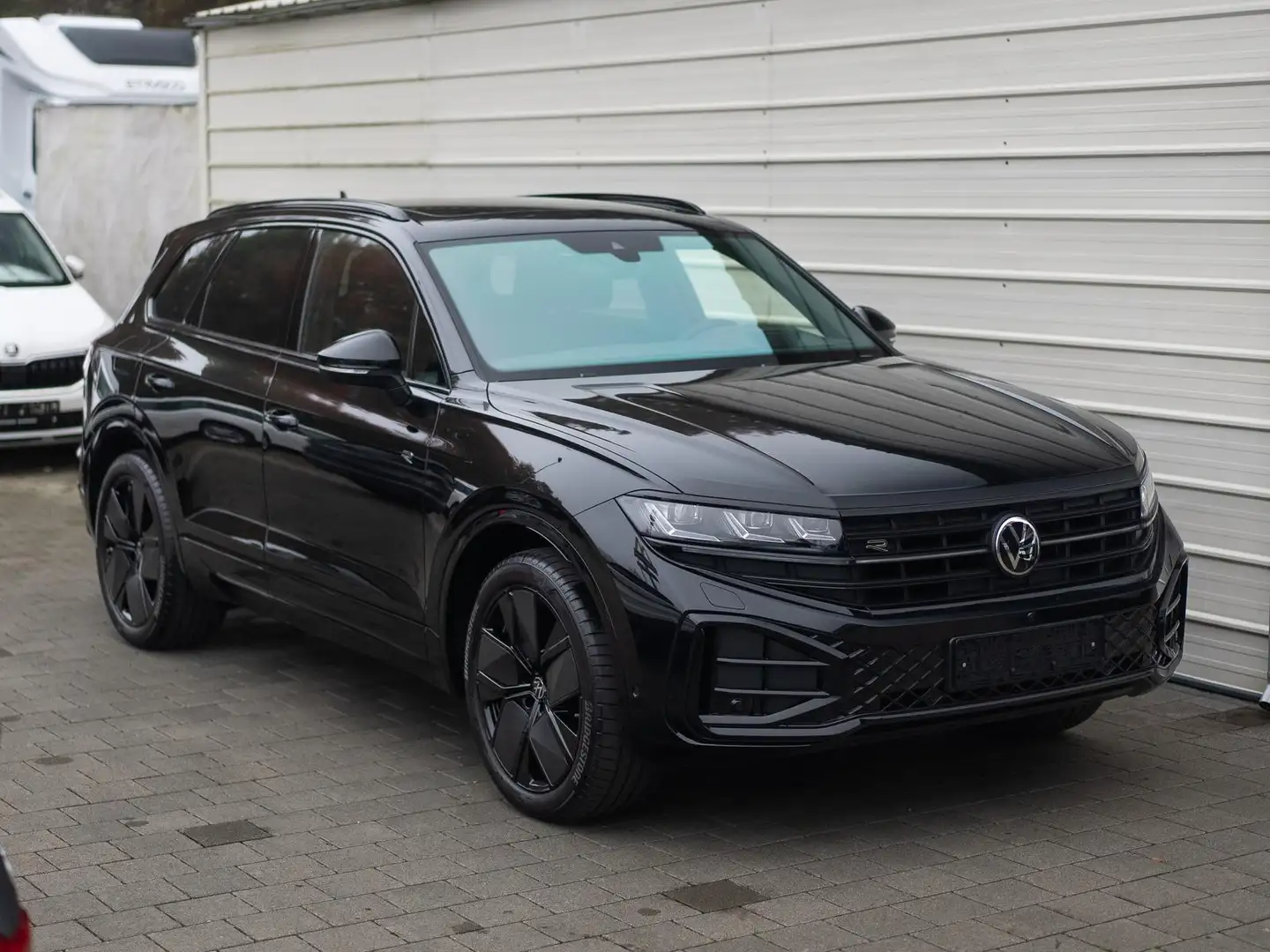 Volkswagen Touareg R-Line 3.0 V6 TDI 4MOTION *Pano*AHK*HeadUp Schwarz - 2