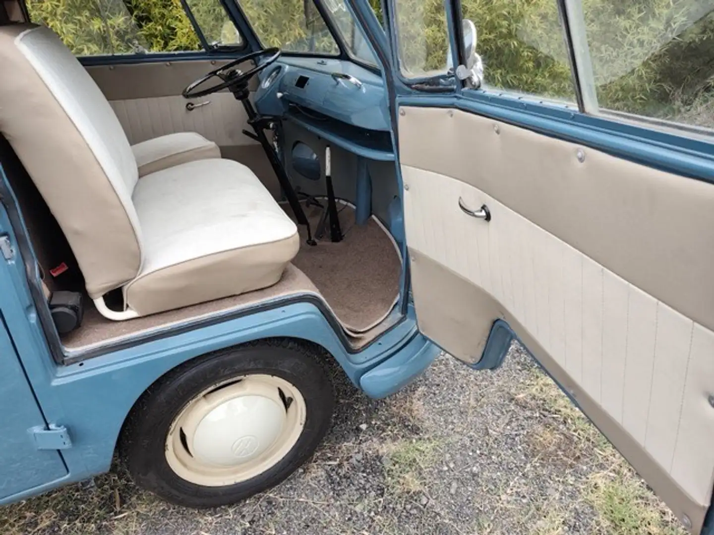 Volkswagen T1 Bulli in gutem Zustand, schöne Farbkombi - 2