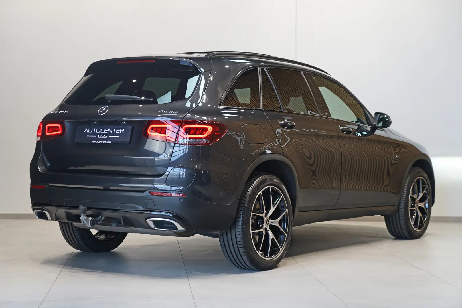 Mercedes-Benz GLC 300 300e 4MATIC AMG ✅ PANO ✅ TREKHAAK ✅ MULTIBEAM ✅ CA Grijs - 2