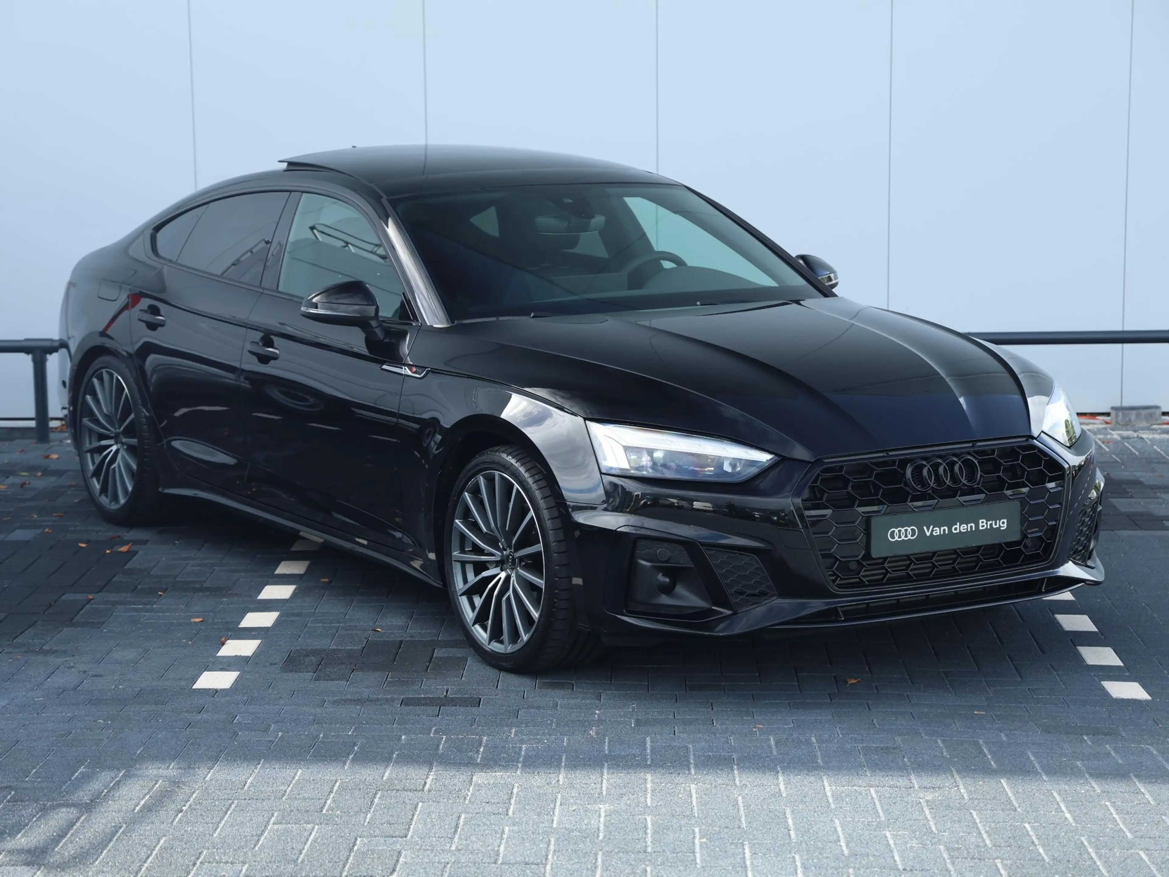 Audi A5 Sportback 40 TFSI S edition Competition | Matrix L — photo 3