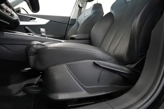 Audi A4 view 14