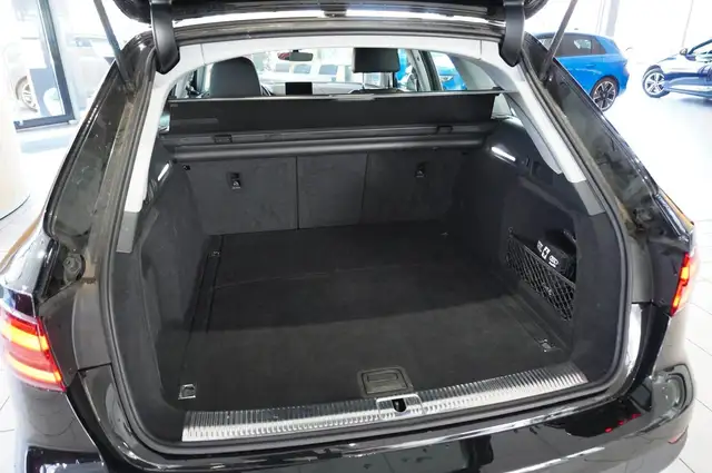 Audi A4 view 10
