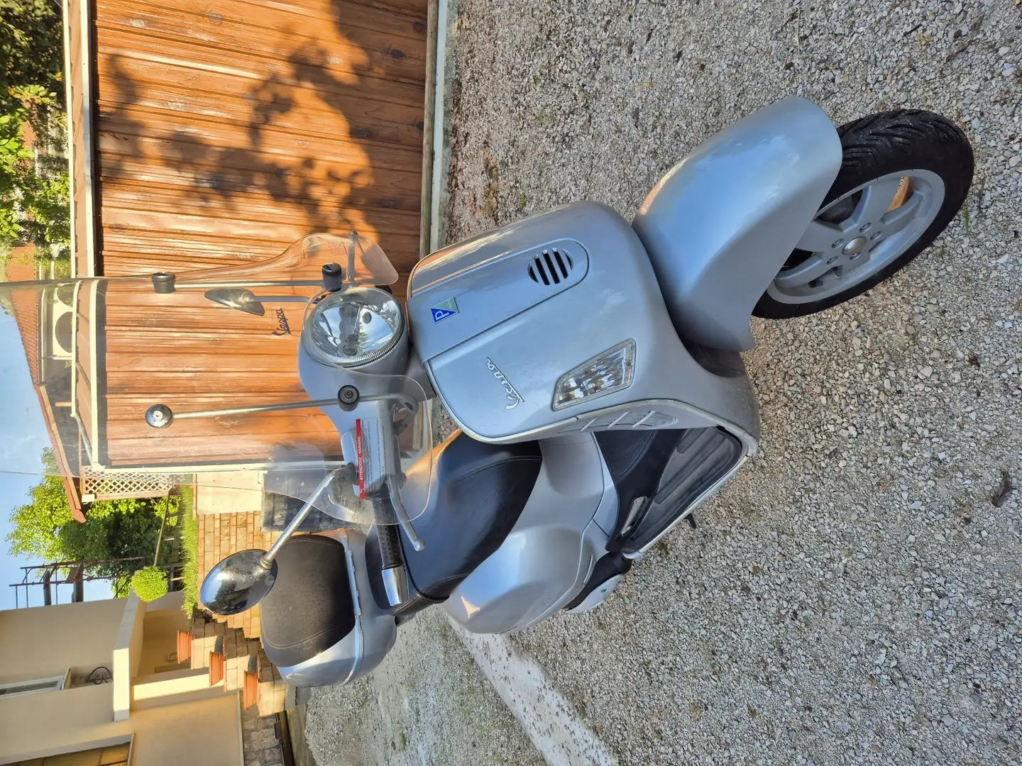 Vespa 125 GT Gris - 2