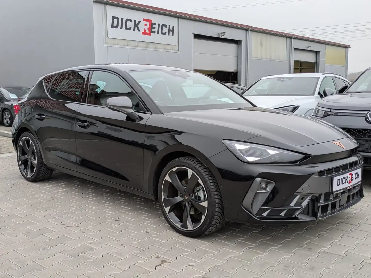CUPRA Leon 1.5 eTSI EDGE DSG*ACC*KAM*18"5JGARANTIE Schwarz - 1