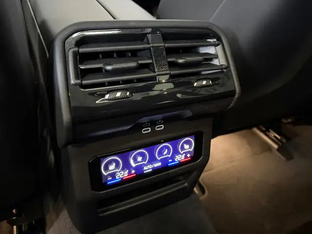 BMW M5 Touring,FrozenMatt,AHK,Panorama,B&W,Leasing,neu Ansicht 24