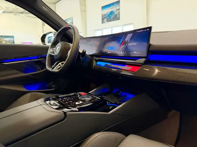 BMW M5 Touring,FrozenMatt,AHK,Panorama,B&W,Leasing,neu Ansicht 33
