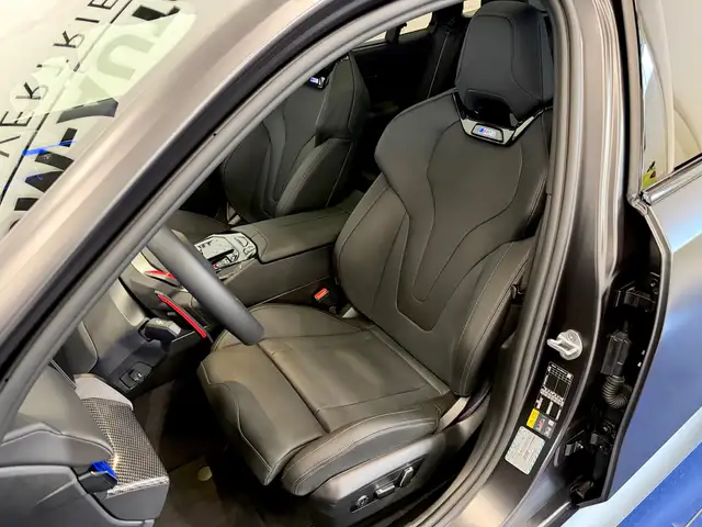 BMW M5 Touring,FrozenMatt,AHK,Panorama,B&W,Leasing,neu Ansicht 15