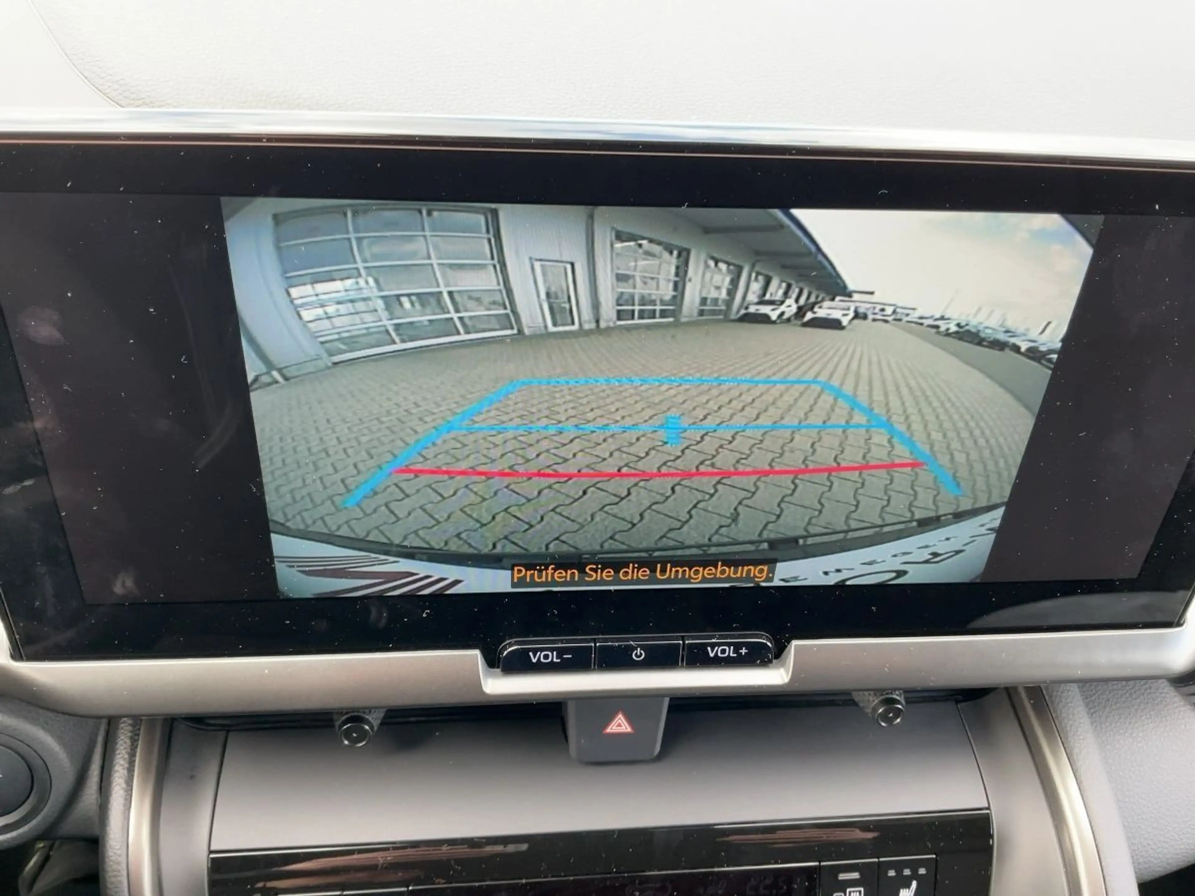 Toyota C-HR Teamplayer Plug-In inkl. Technik Paket — photo 19