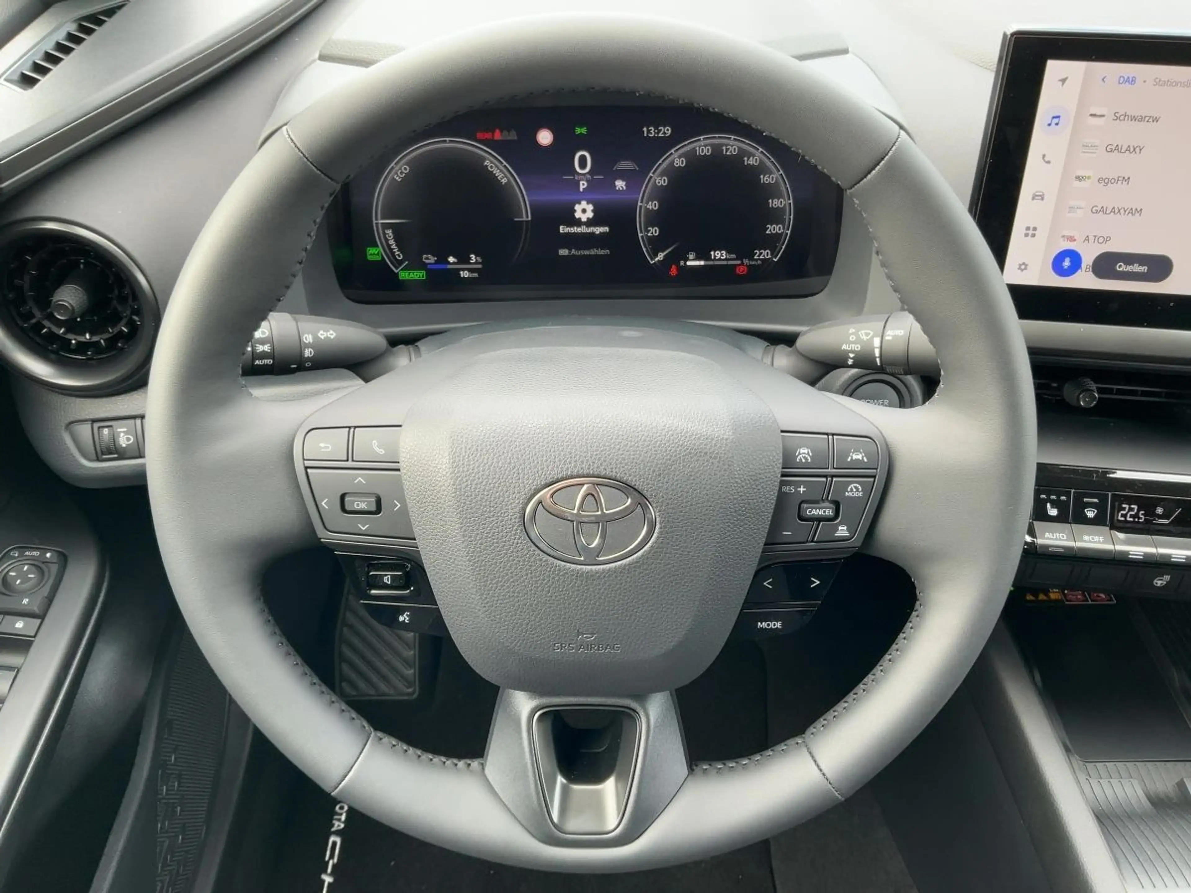 Toyota C-HR Teamplayer Plug-In inkl. Technik Paket — photo 10