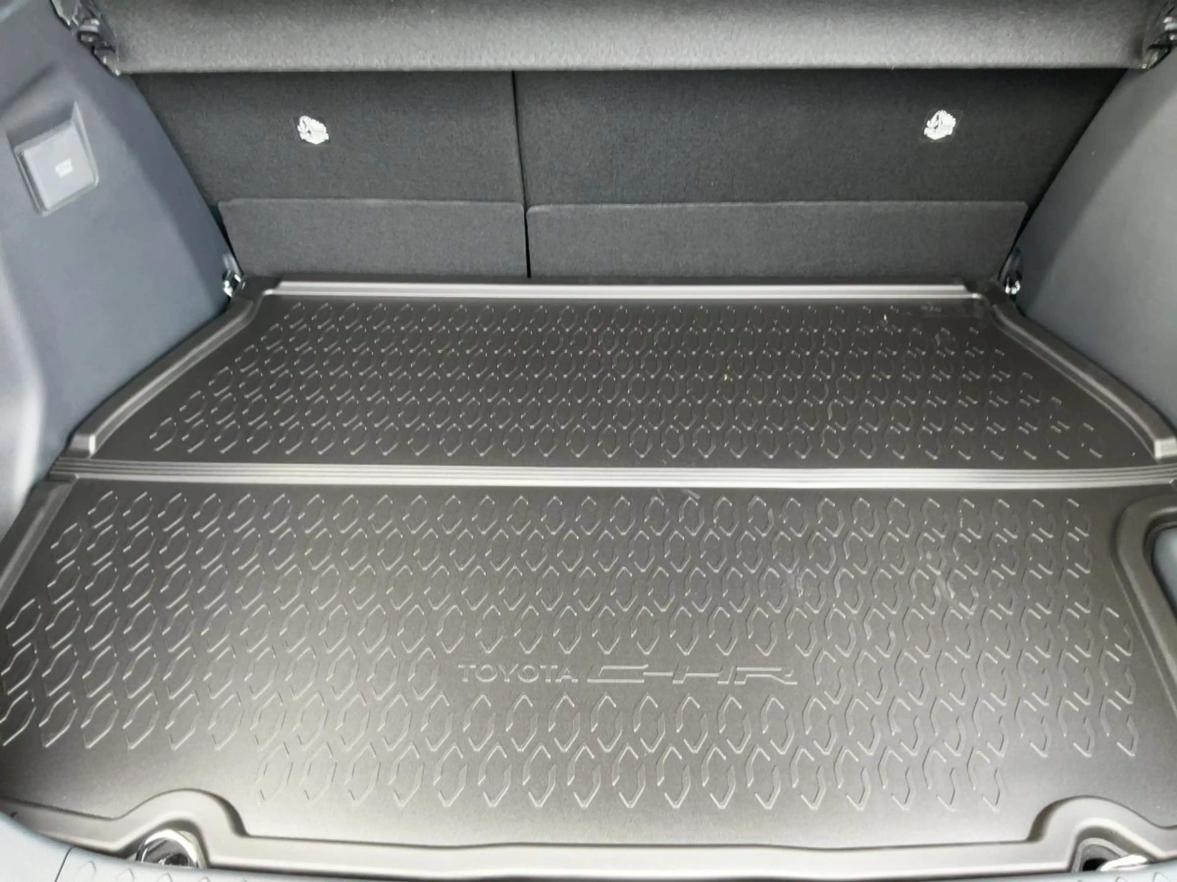 Toyota C-HR Teamplayer Plug-In inkl. Technik Paket — photo 14