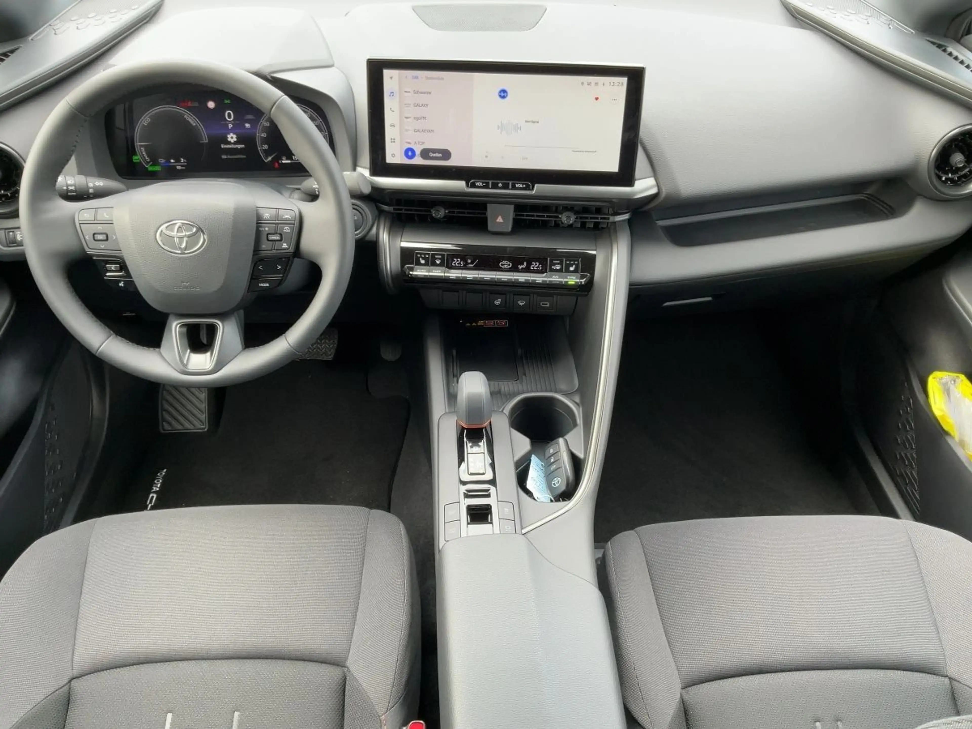 Toyota C-HR Teamplayer Plug-In inkl. Technik Paket — photo 9
