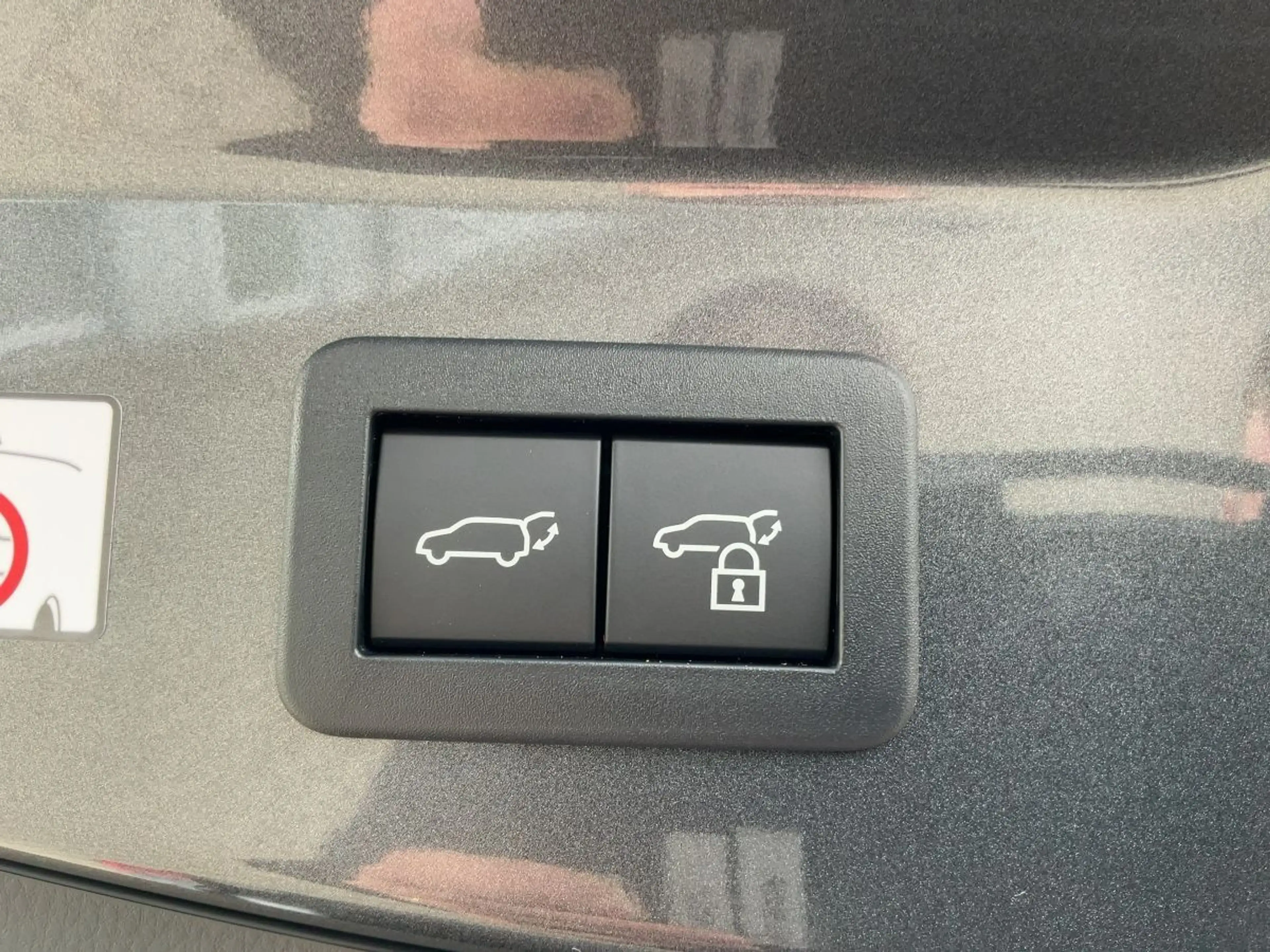 Toyota C-HR Teamplayer Plug-In inkl. Technik Paket — photo 15