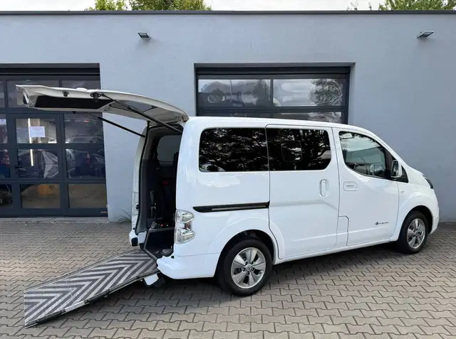 Nissan E-NV200 ELEKTRO Behindertengerecht Rollstuhlrampe