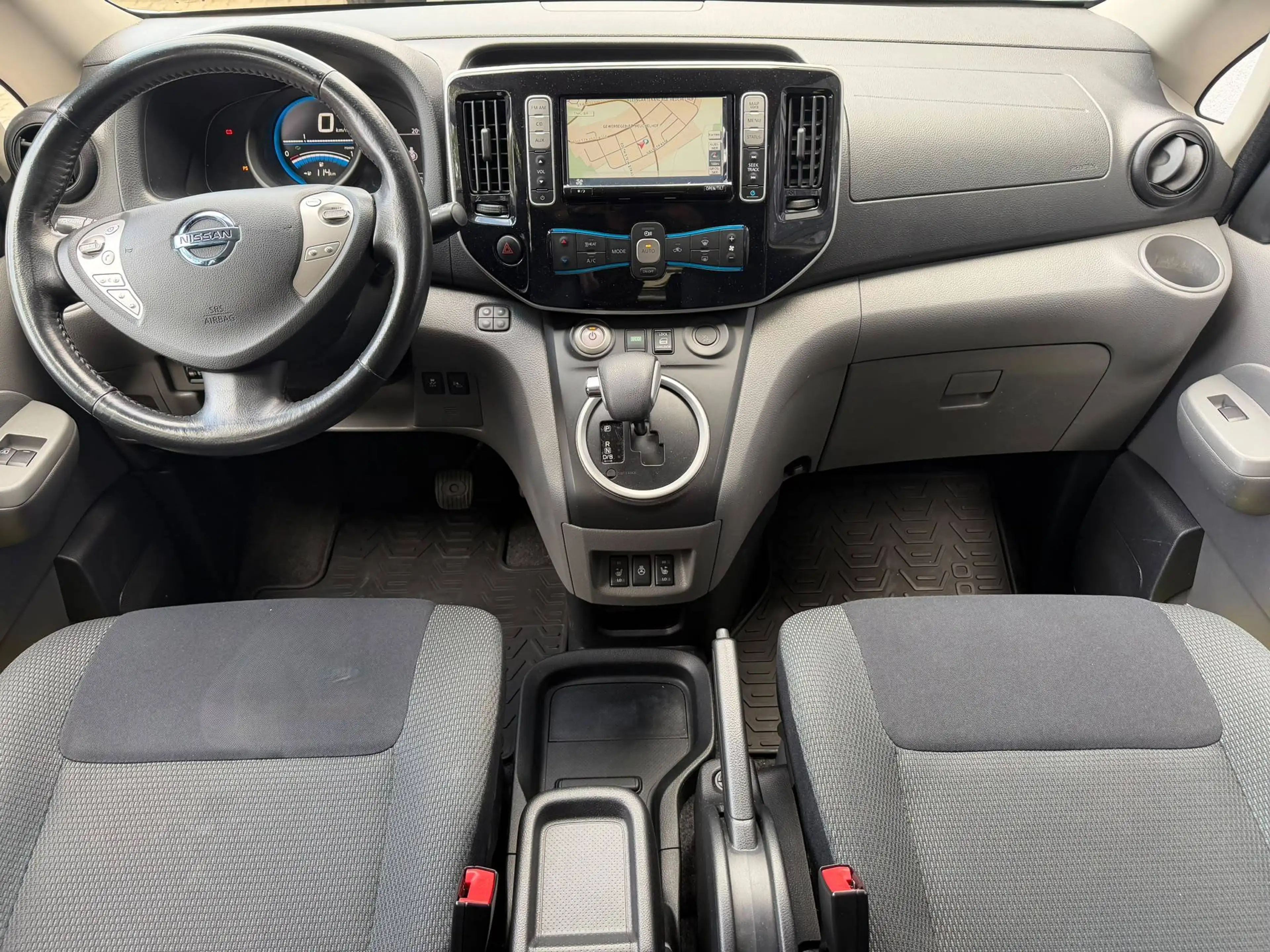 Nissan E-NV200 ELEKTRO Behindertengerecht Rollstuhlrampe — photo 9