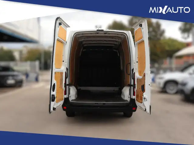 Renault Master view 7