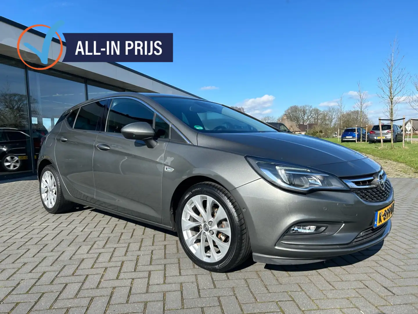 Opel Astra 1.4 Innovation Grijs - 1