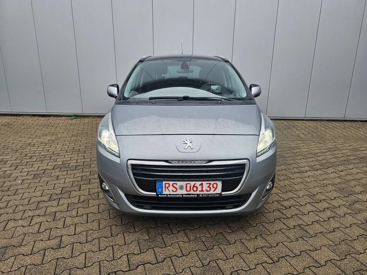 Peugeot 5008 HDI FAP 150 Style*1HAND/NAVI/KAMERA/7 SITZER/PANO* Grau - 2