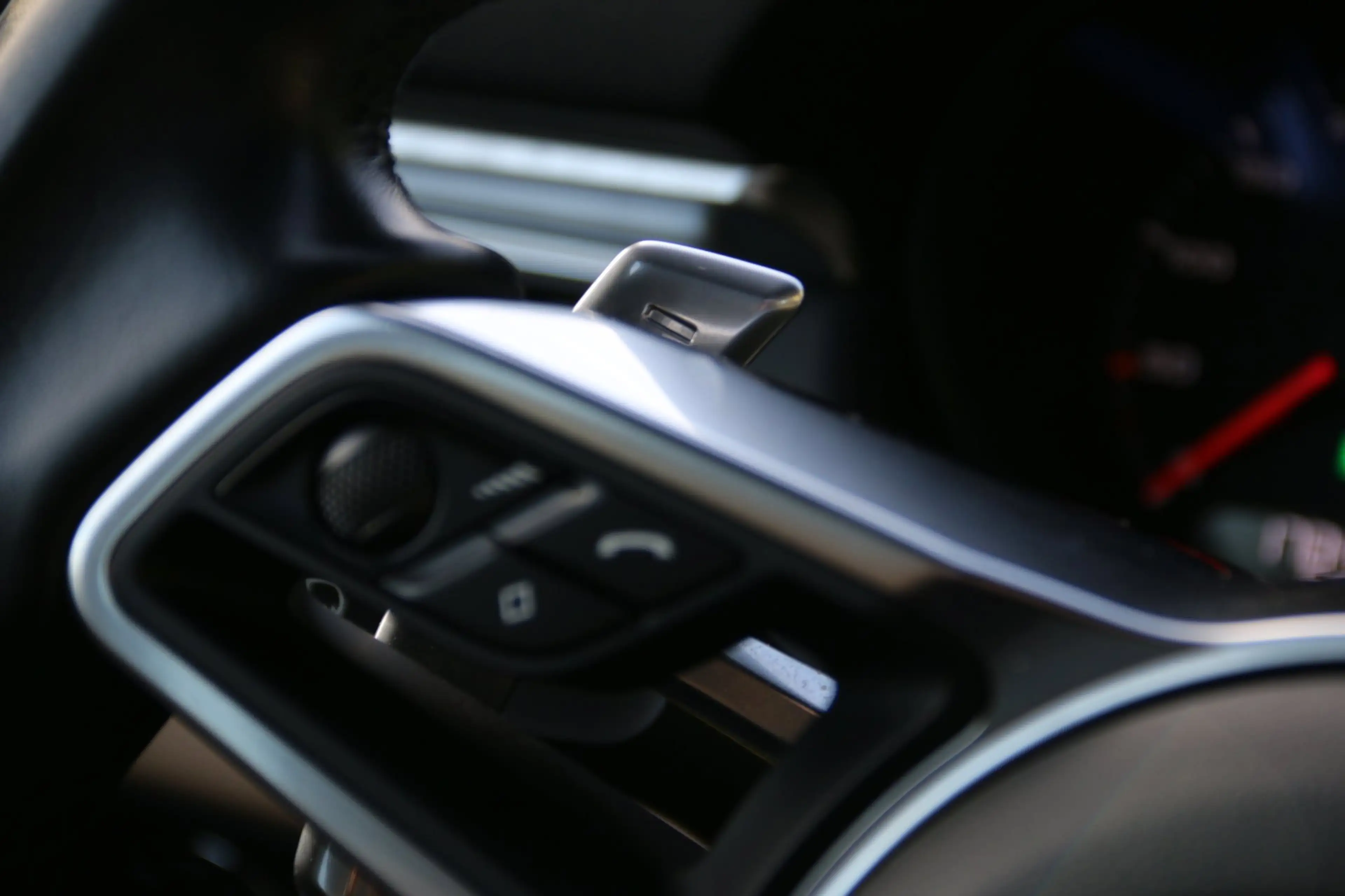 Porsche Macan 2.0 — photo 13
