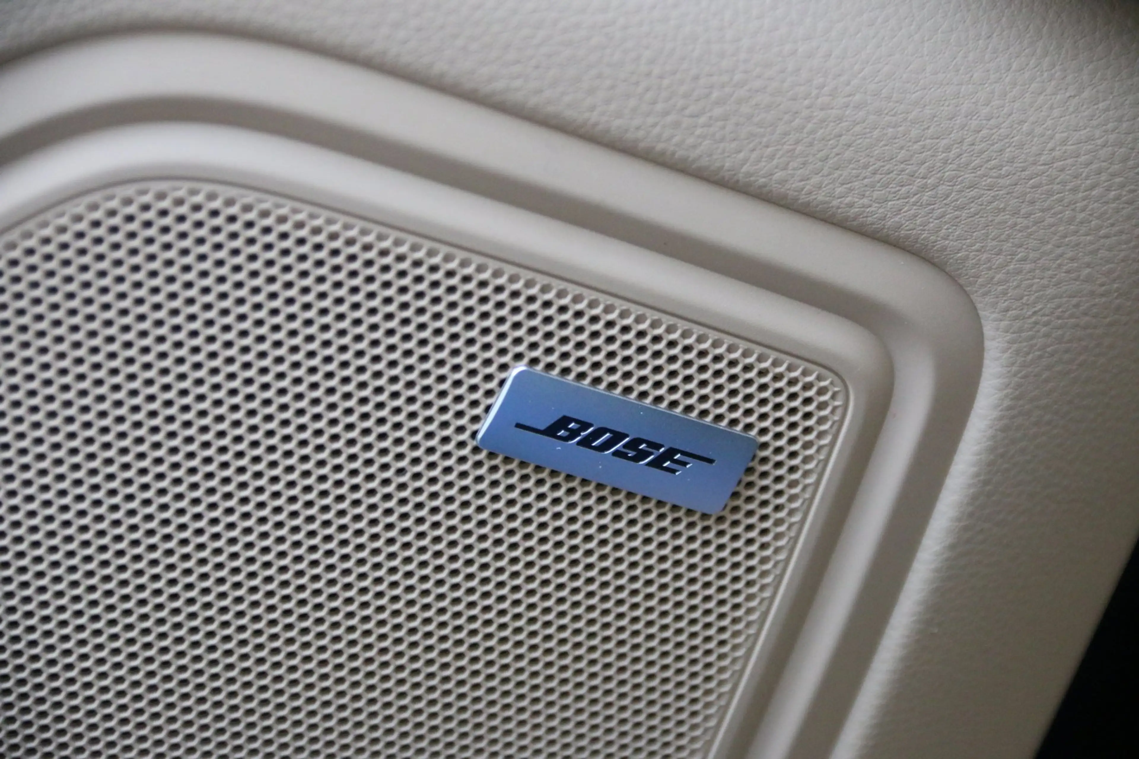 Porsche Macan 2.0 — photo 19