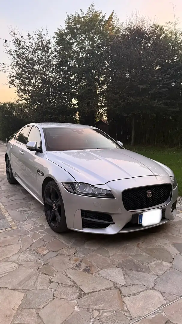 Jaguar XF 2.0d i4 R-Sport Executive Power Edition 240cv awd - 2