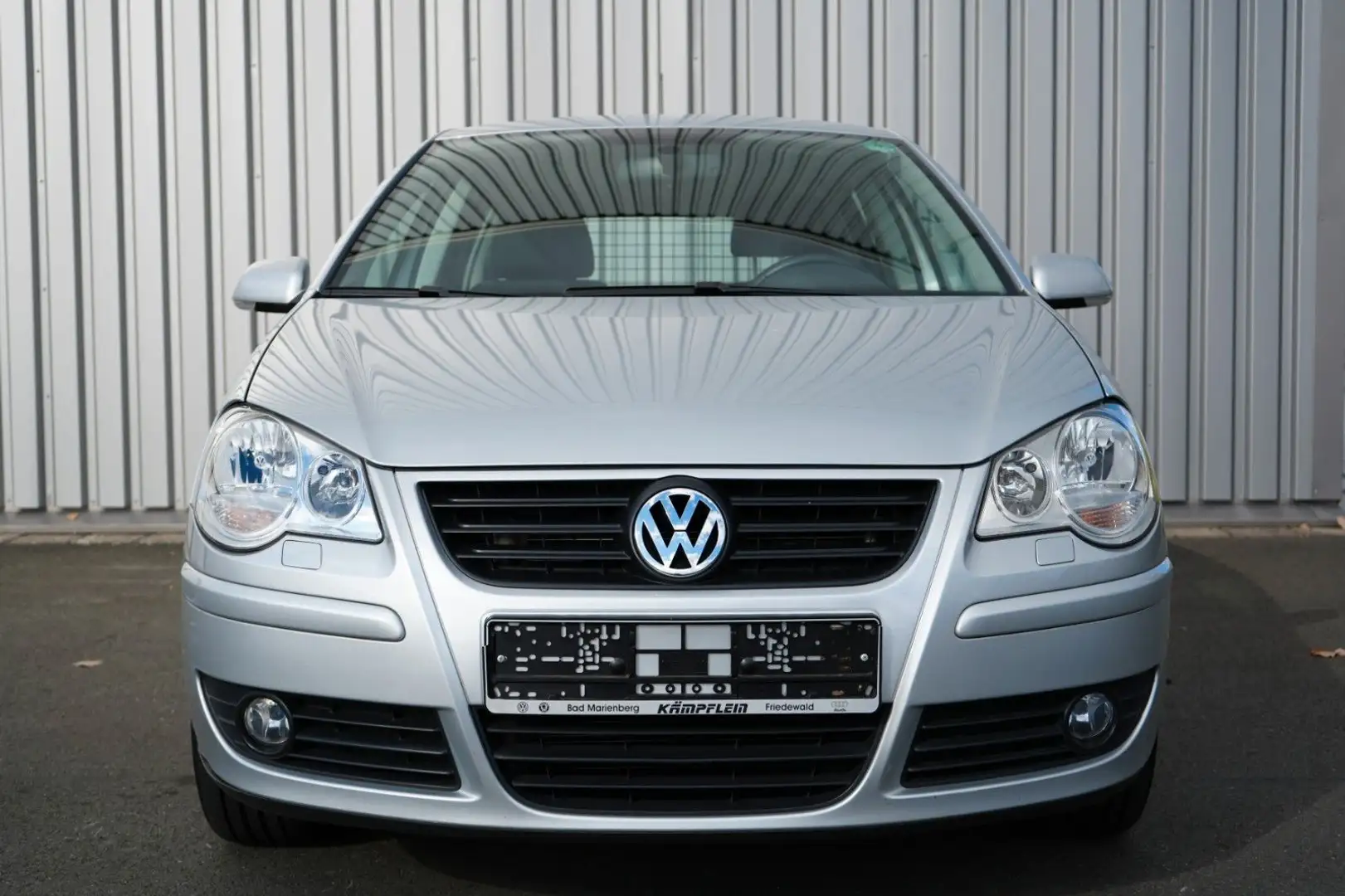 Volkswagen Polo IV Tour/36500km/Rentnerin/Aut. Argent - 2