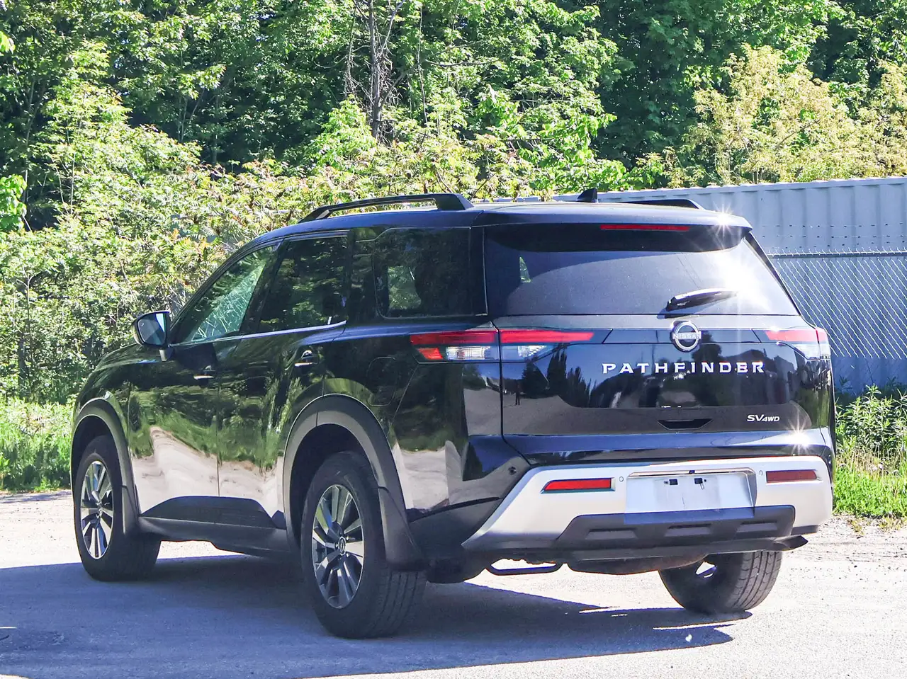 Nissan Pathfinder снимка Nissan Pathfinder