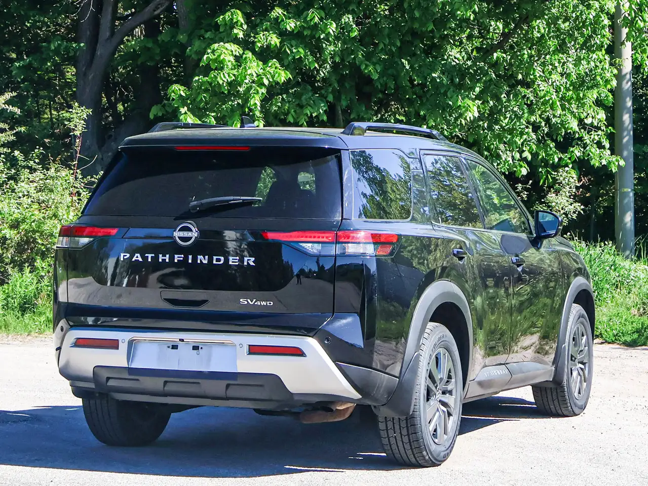 Nissan Pathfinder снимка Nissan Pathfinder