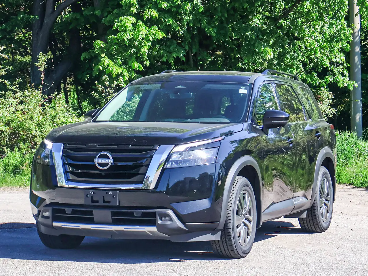 Nissan Pathfinder снимка Nissan Pathfinder