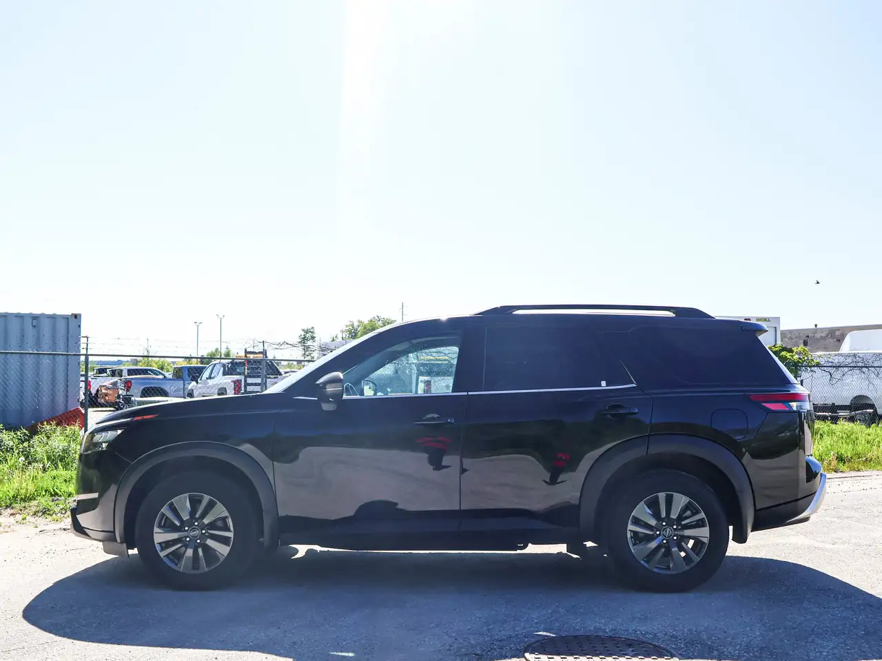 Nissan Pathfinder снимка Nissan Pathfinder