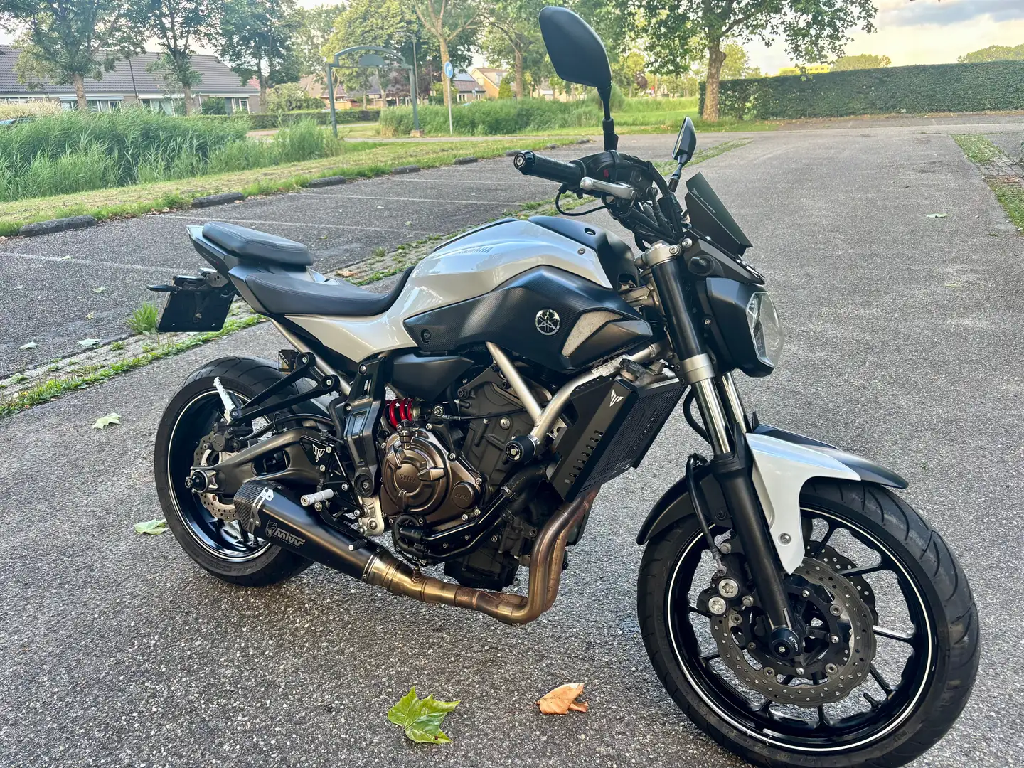 Yamaha MT-07 Wit - 1