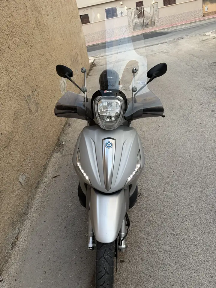 Piaggio Beverly 350