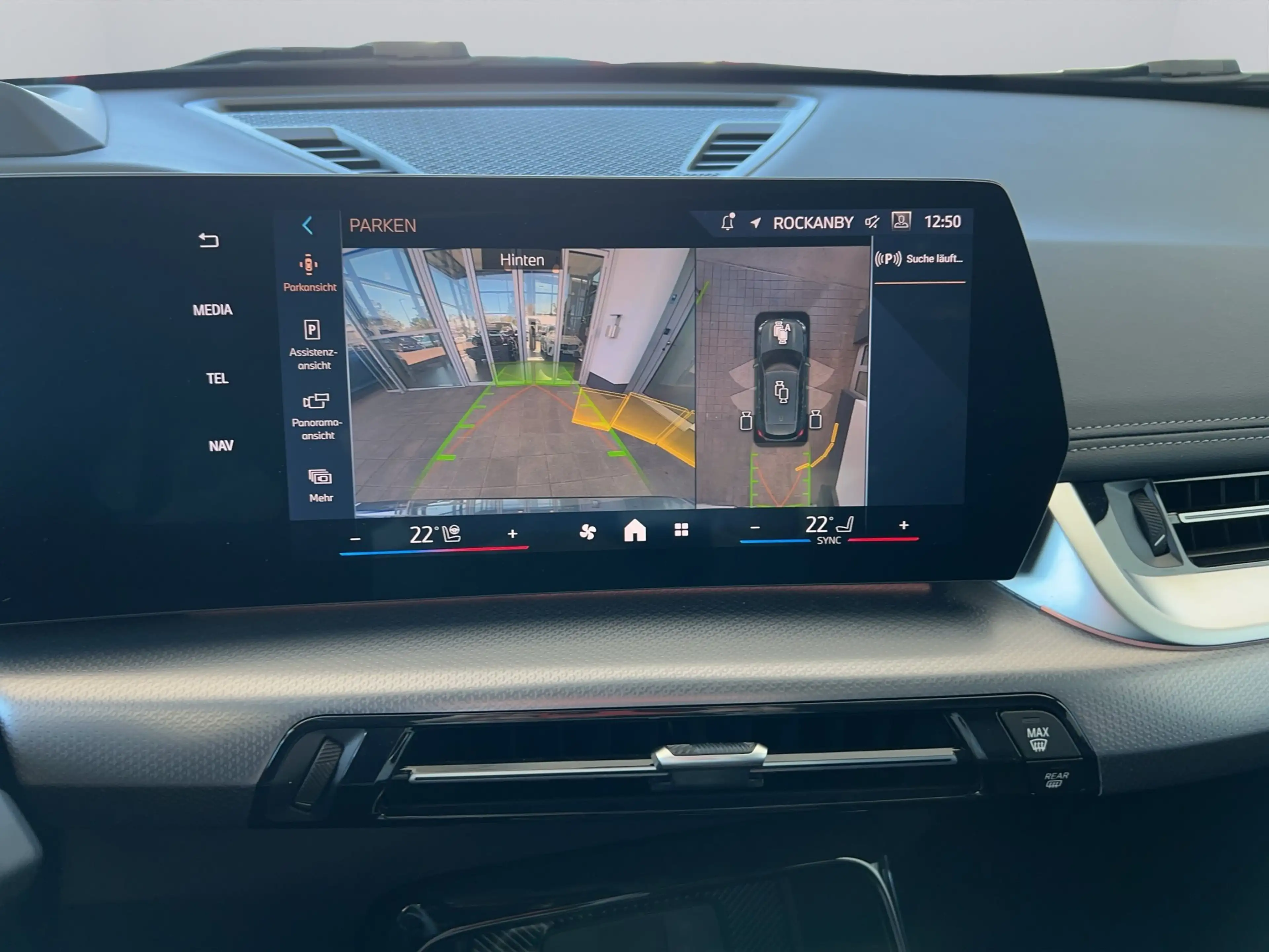 BMW iX1 xDrive30 M-Pro ACC 360° Pano AHK HUD H/K — photo 10